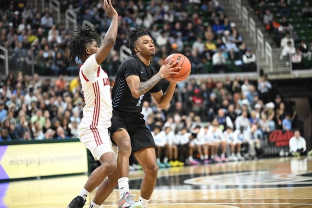 South Christian vs Warren Lincoln in the MHSAA Division 2 championship -- Scott Hasse16